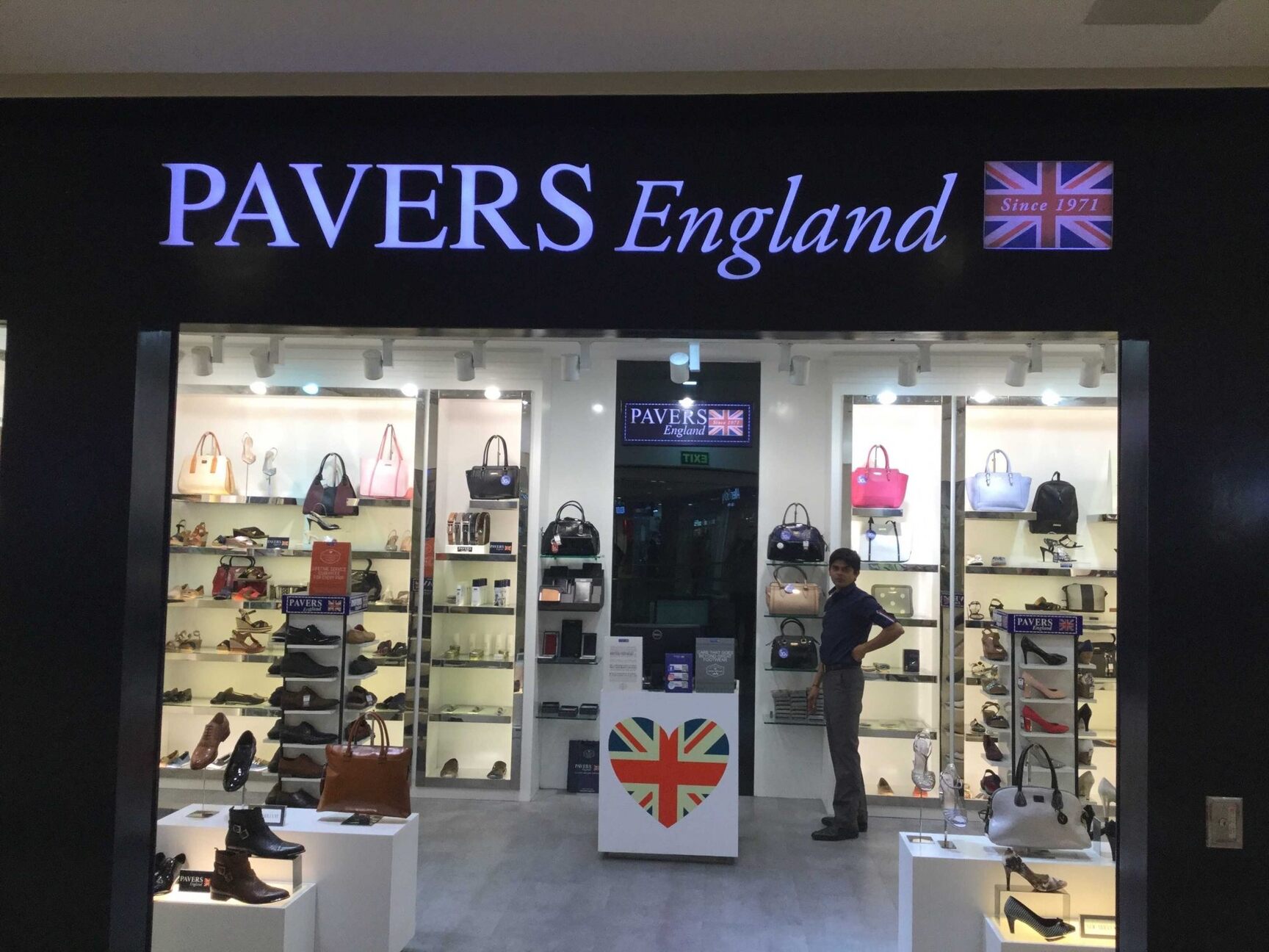 England's shoe store store