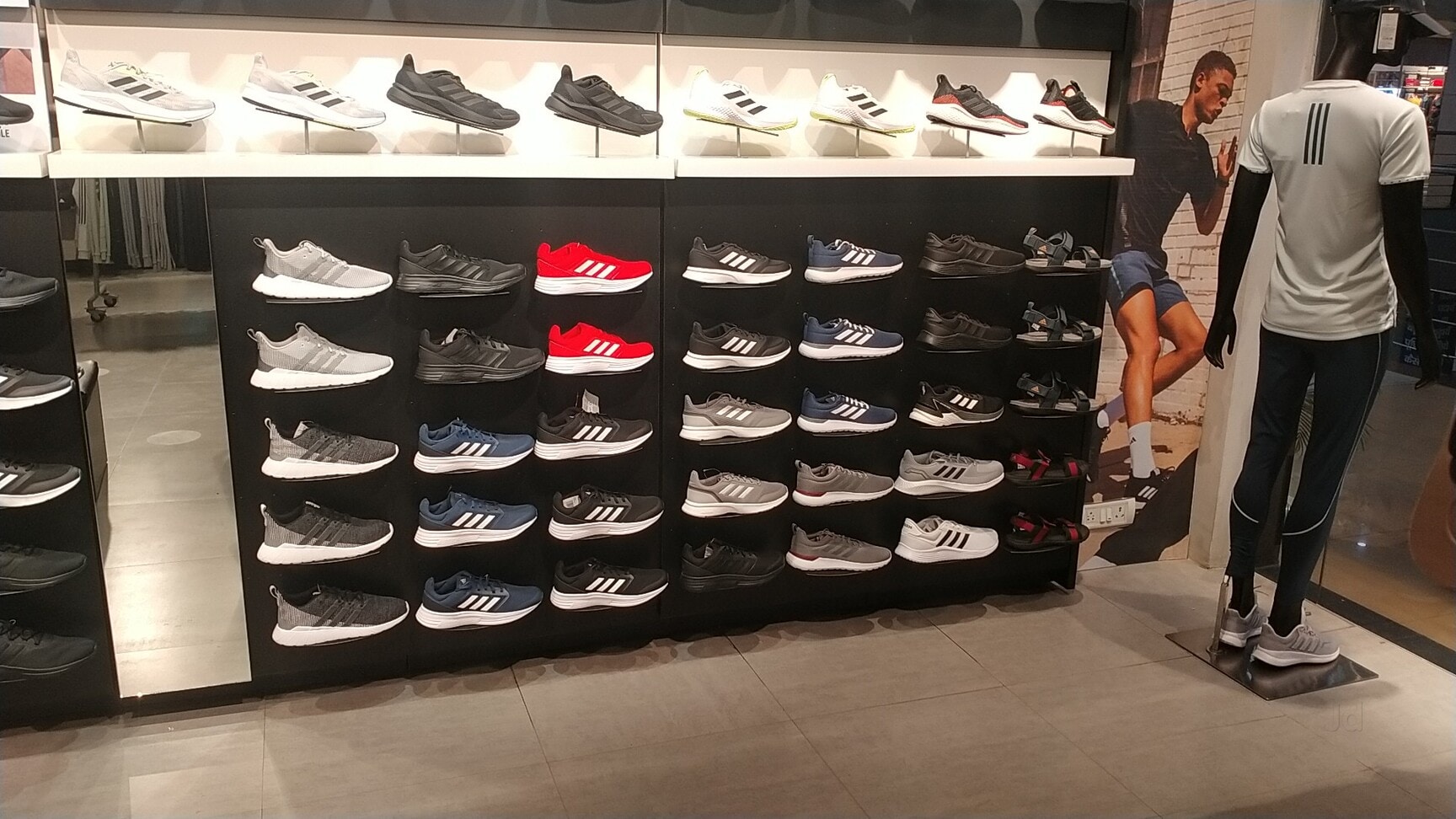adidas store megamall