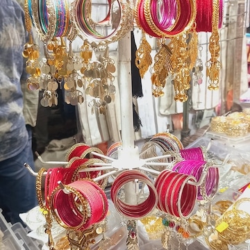 Top Bangle Dealers in Nala Road Kadamkuan - Best Bangle Store 