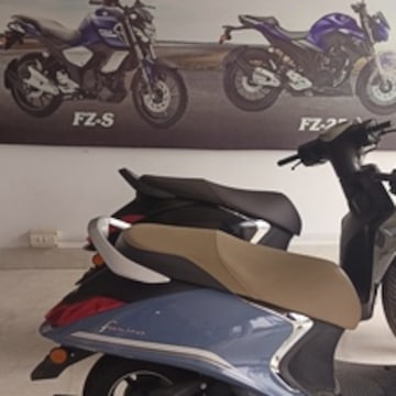 YAMAHA　VARANA S-20 Kawasaki Ninja H2 SX Price - Mileage, Images, Colours | BikeWale