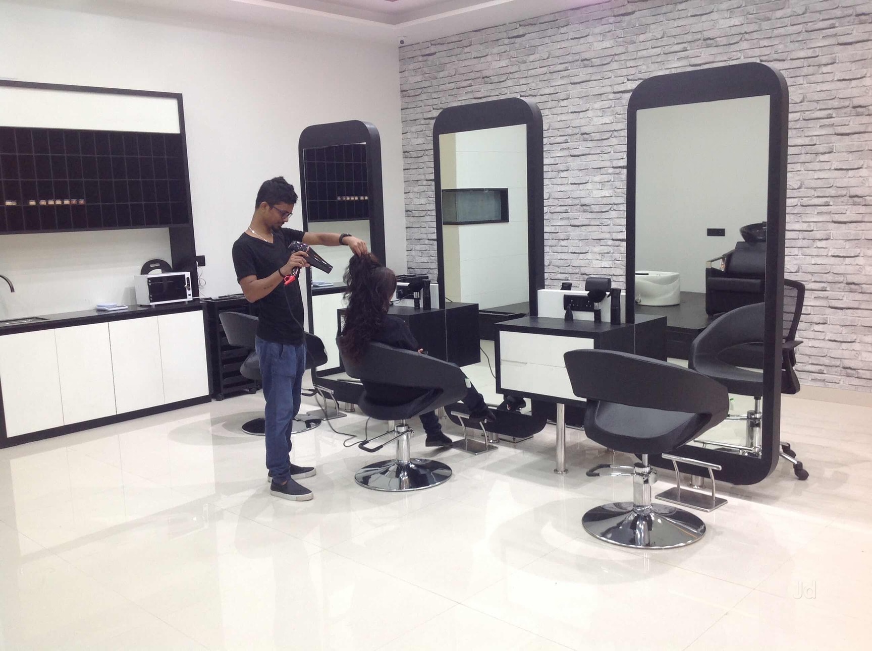 Toni & Guy Essensuals Unisex Salon in Koregaon Park,Pune ...