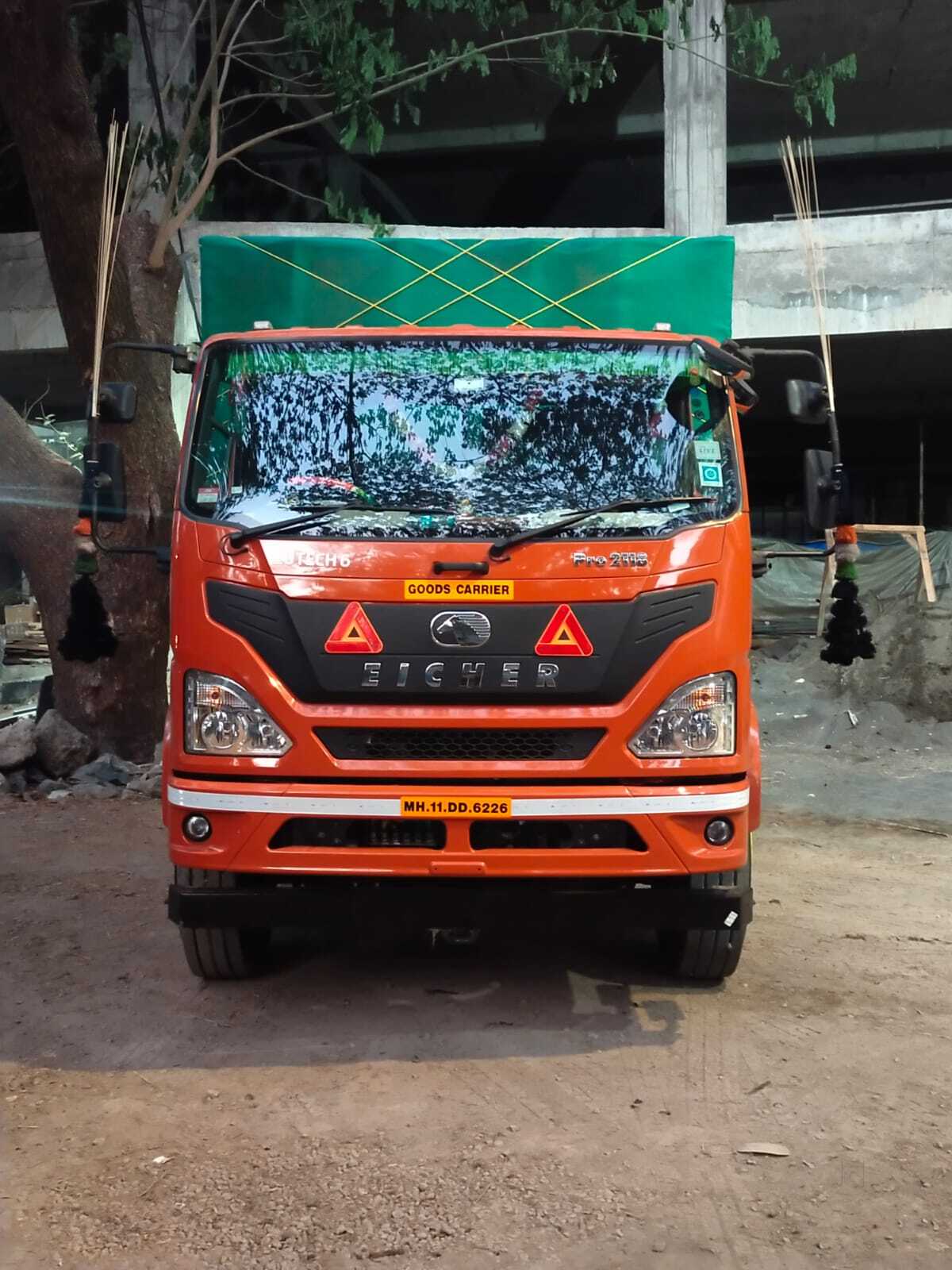 Aska 2019 Mazda 3 IV Sedan vs 2025 Honda Civic XI Dimension Comparison