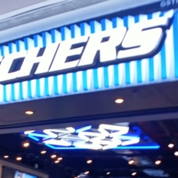 Clearance skechers phoenix market city kurla Sale Black Friday