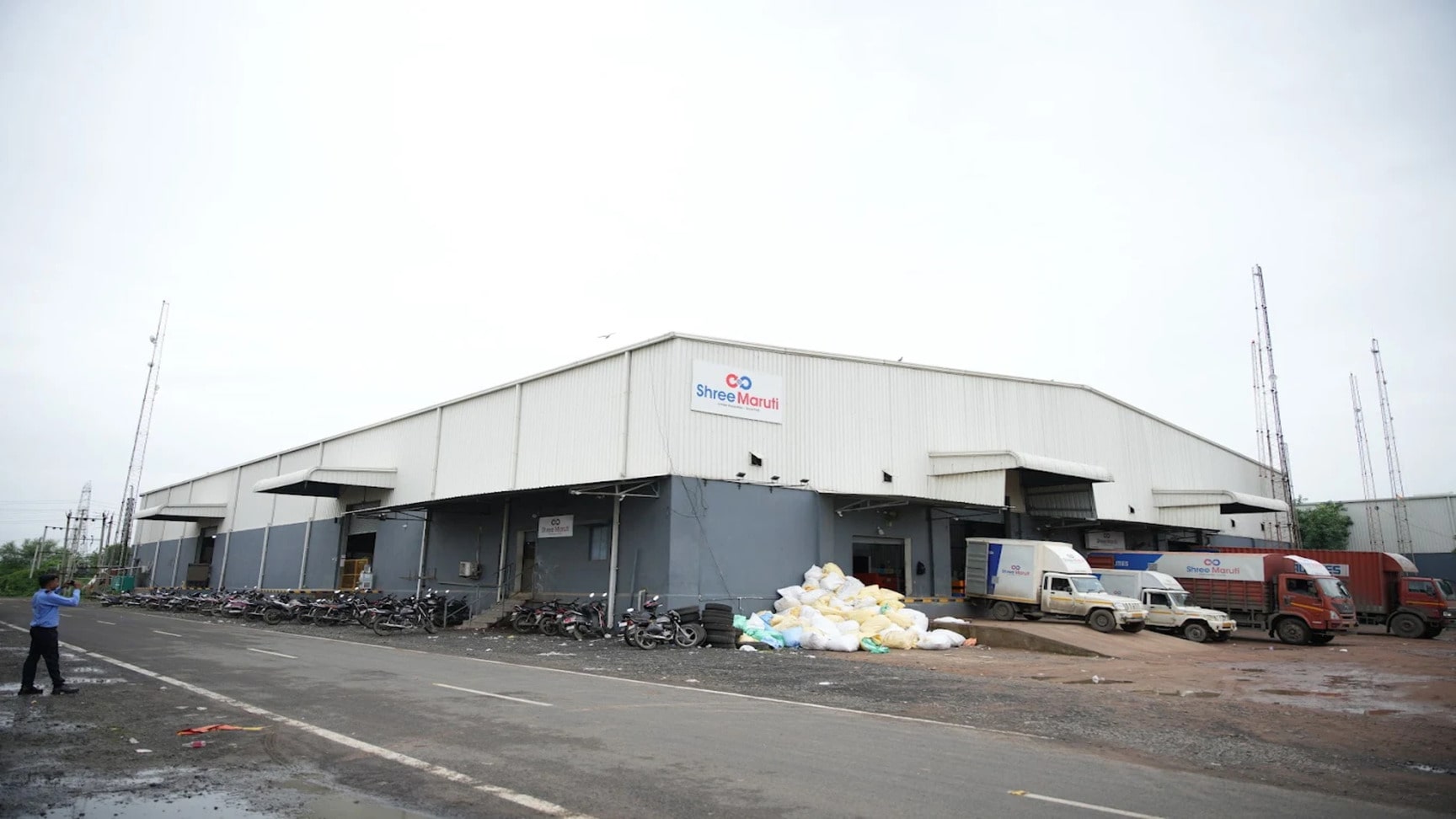 Find list of Shree Maruti Courier in Vishrantwadi, Pune near me