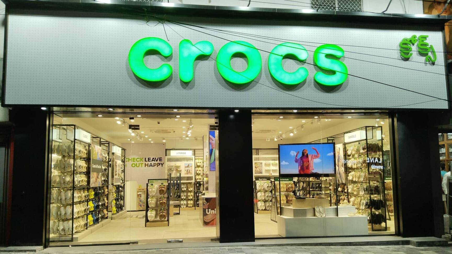 Shoe Stores Places Near Me That Sell Crocs Best Crocs Locations