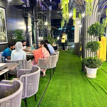 Rooftop Dining facility