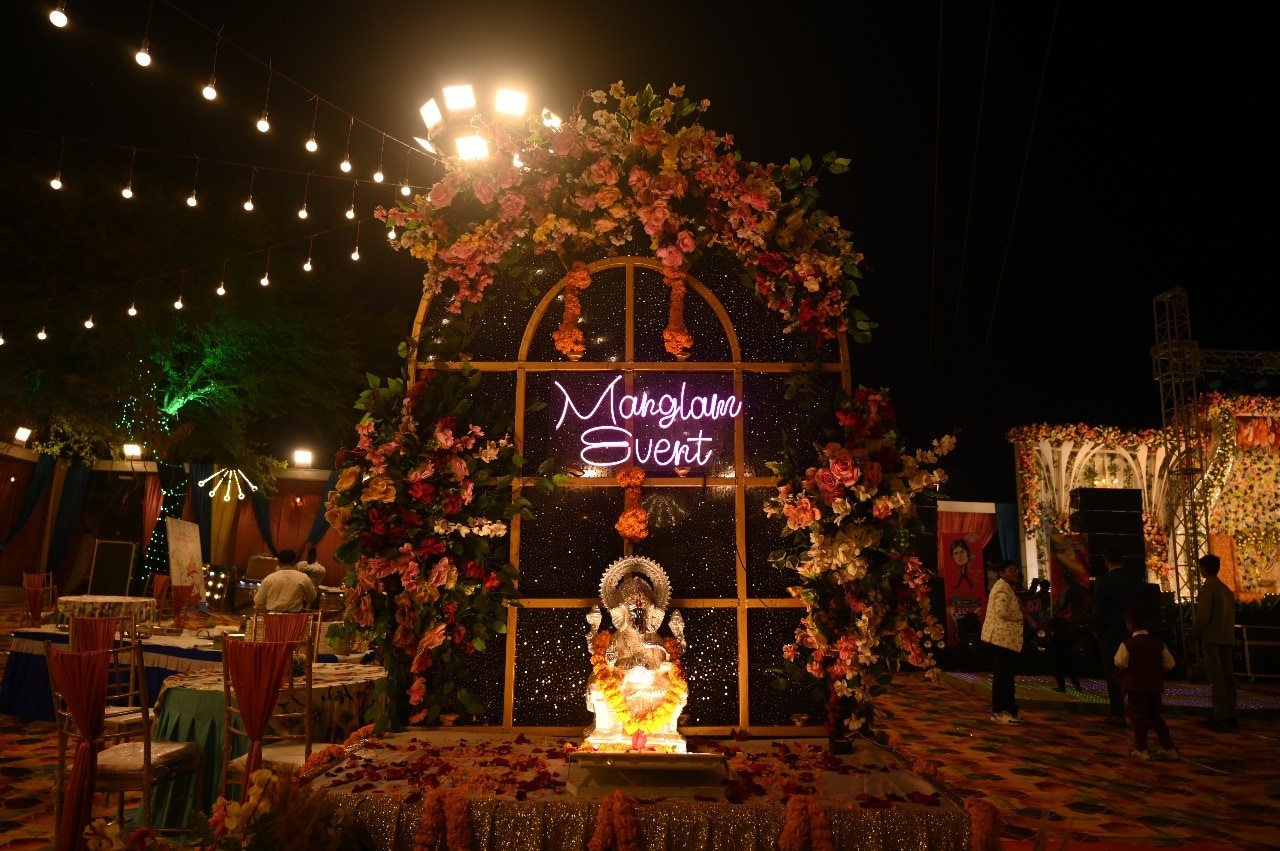 Elegant Wedding Room Decorators for Luxurious & Romantic Setups in  Sitamarhi - Justdial