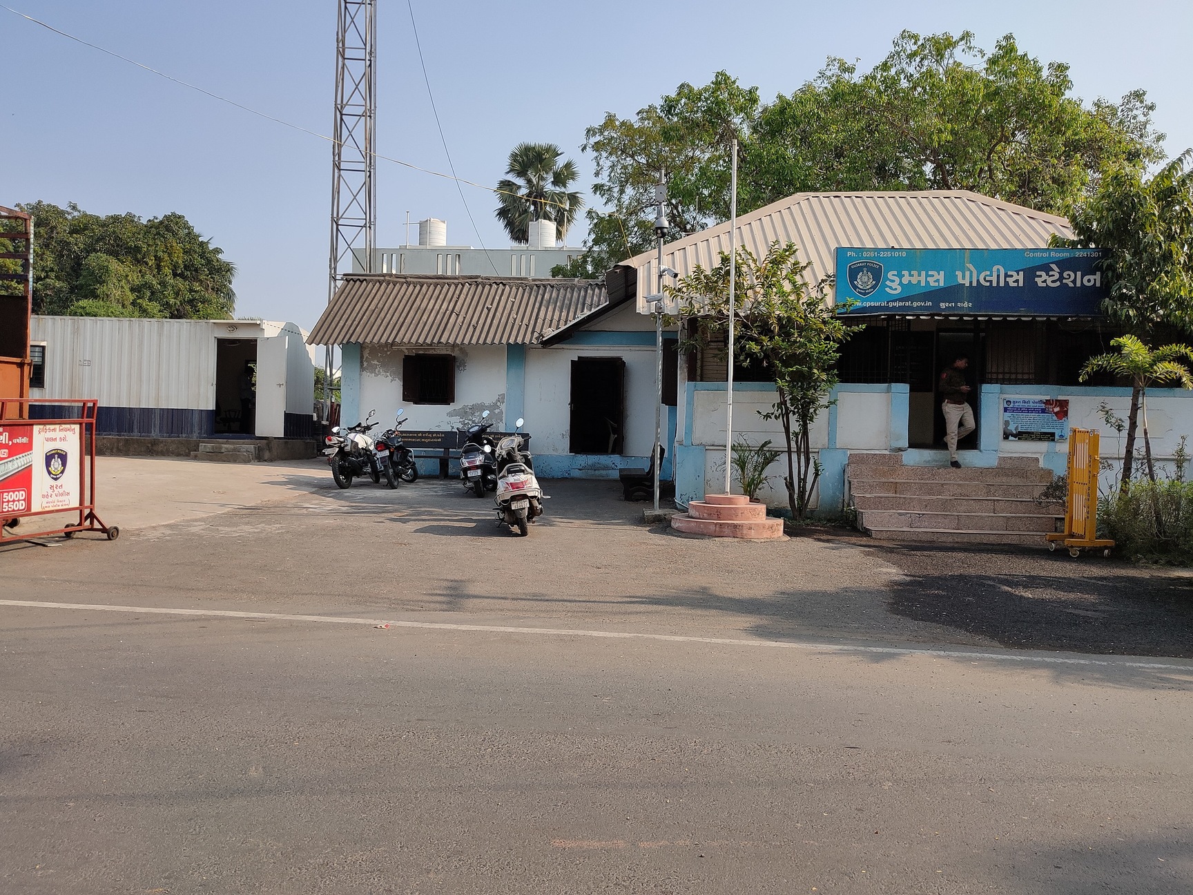 Surat police bust liquor party at hotel in Dumas area; 6 including 2 women nabbed