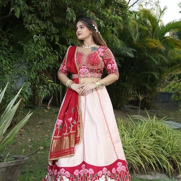 Best Women's Designer Clothing near me in Surat - Top Ladies Fashion  Designers in Surat - Justdial | May, 2026