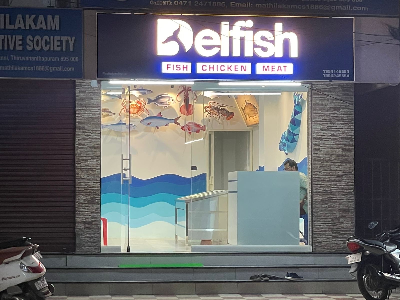 Fish Retailers in Vizhinjam Harbour Road, Thiruvananthapuram