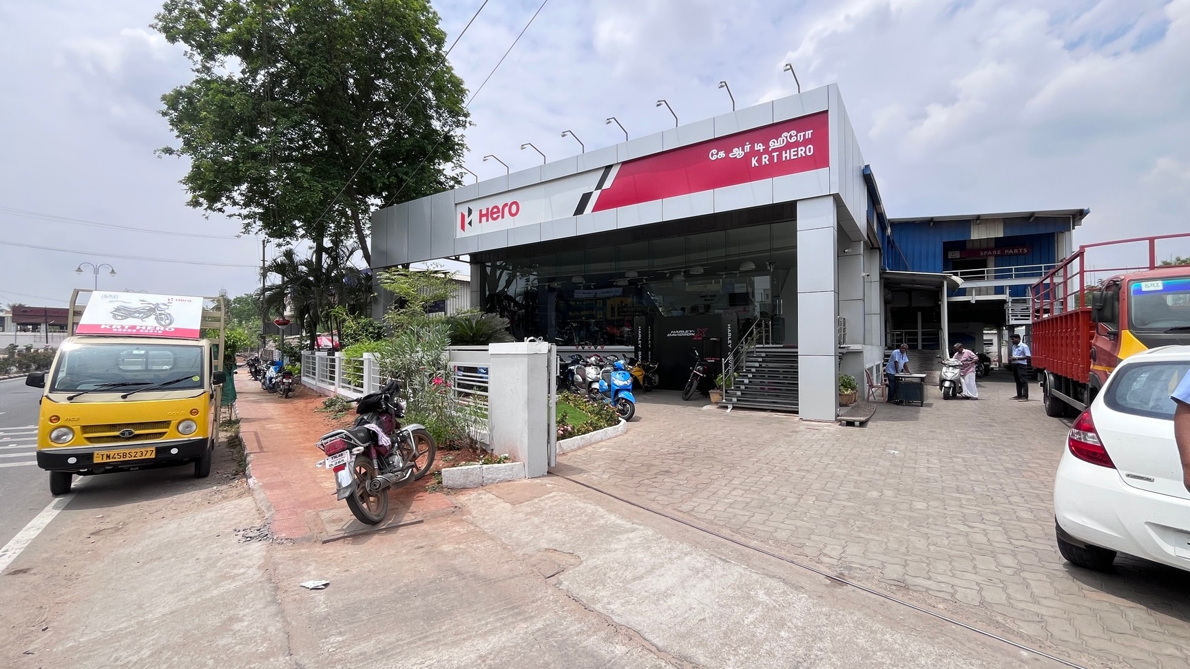 bike showroom namakkal hero showroom