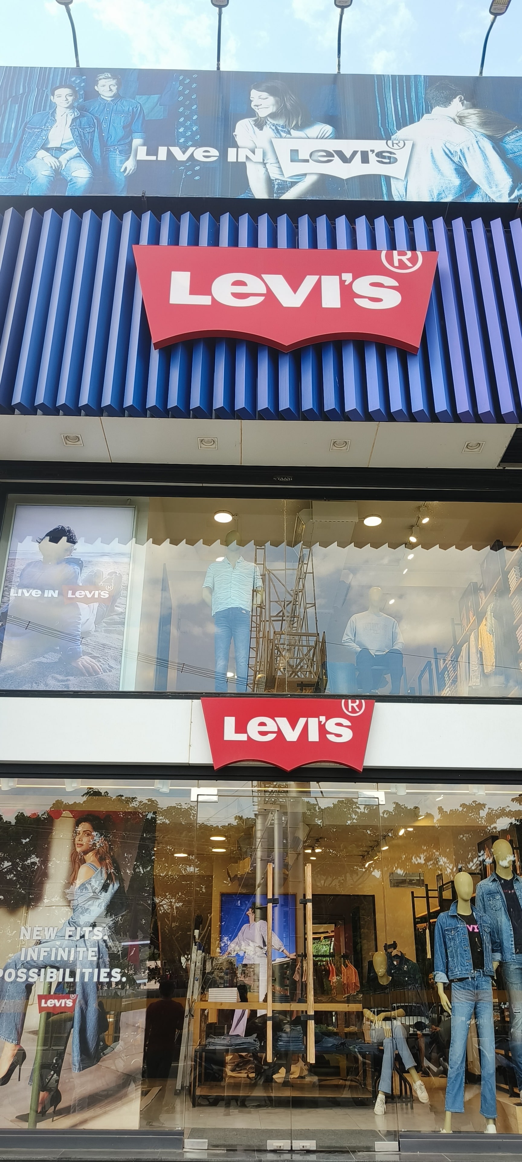 Levis kharghar shop