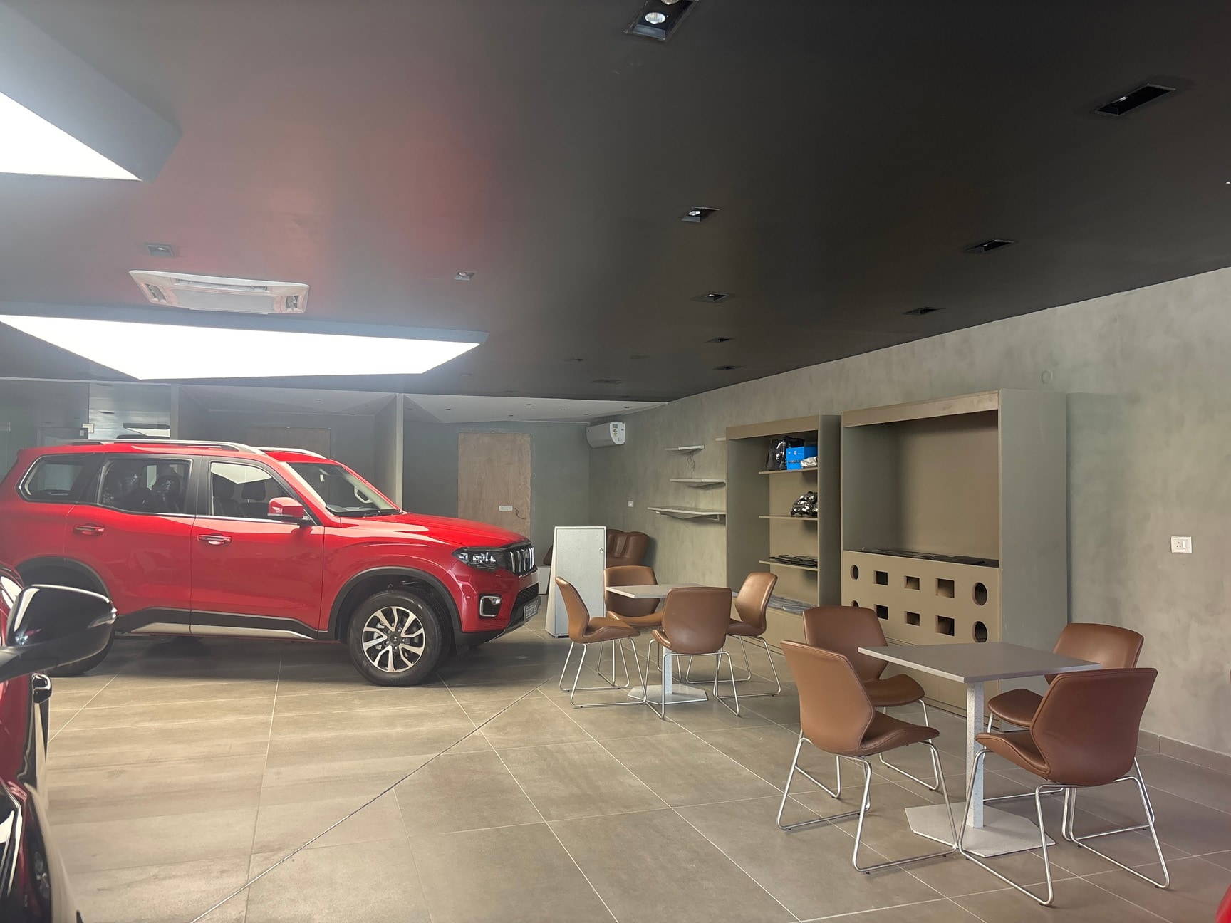アート・デザイン・音楽 JEWELRY DESIGNS BEST COLLECTION -PEARL- Car Dealers Mahindra in Kancharapalem, Visakhapatnam - Mahindra