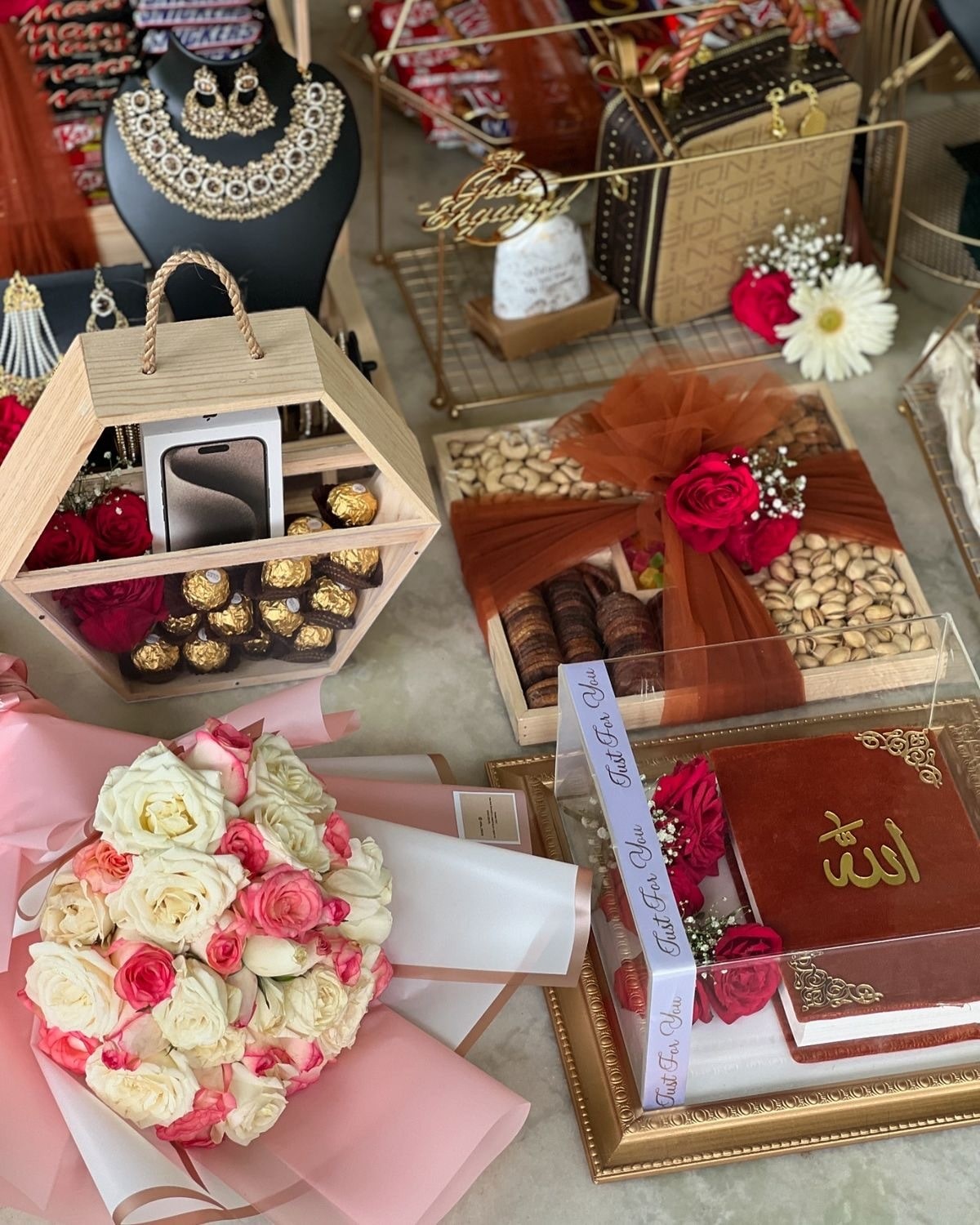 Top Gift Hamper Manufacturers in Mysore near me - Justdial