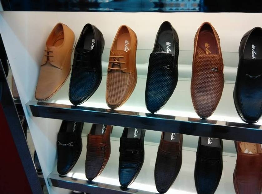 Metro Shoes Store Phoenix Marketcity Mall Photos Kamani Kurla West Mumbai Pictures Images Gallery Justdial
