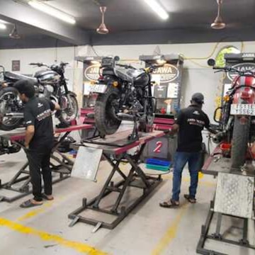 Yezdi mechanic near me outlet